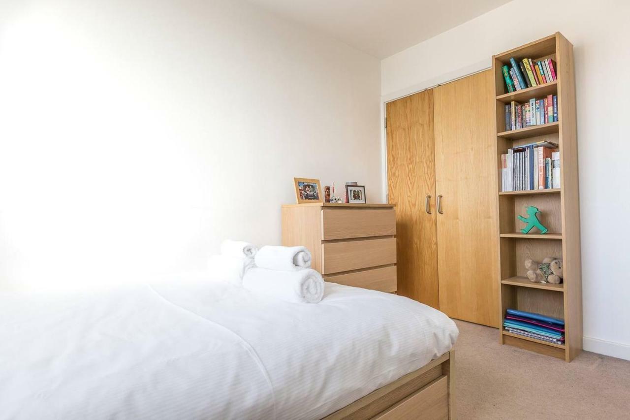 Modern 1 Bedroom Apartment In E1 With Great Views London Eksteriør billede