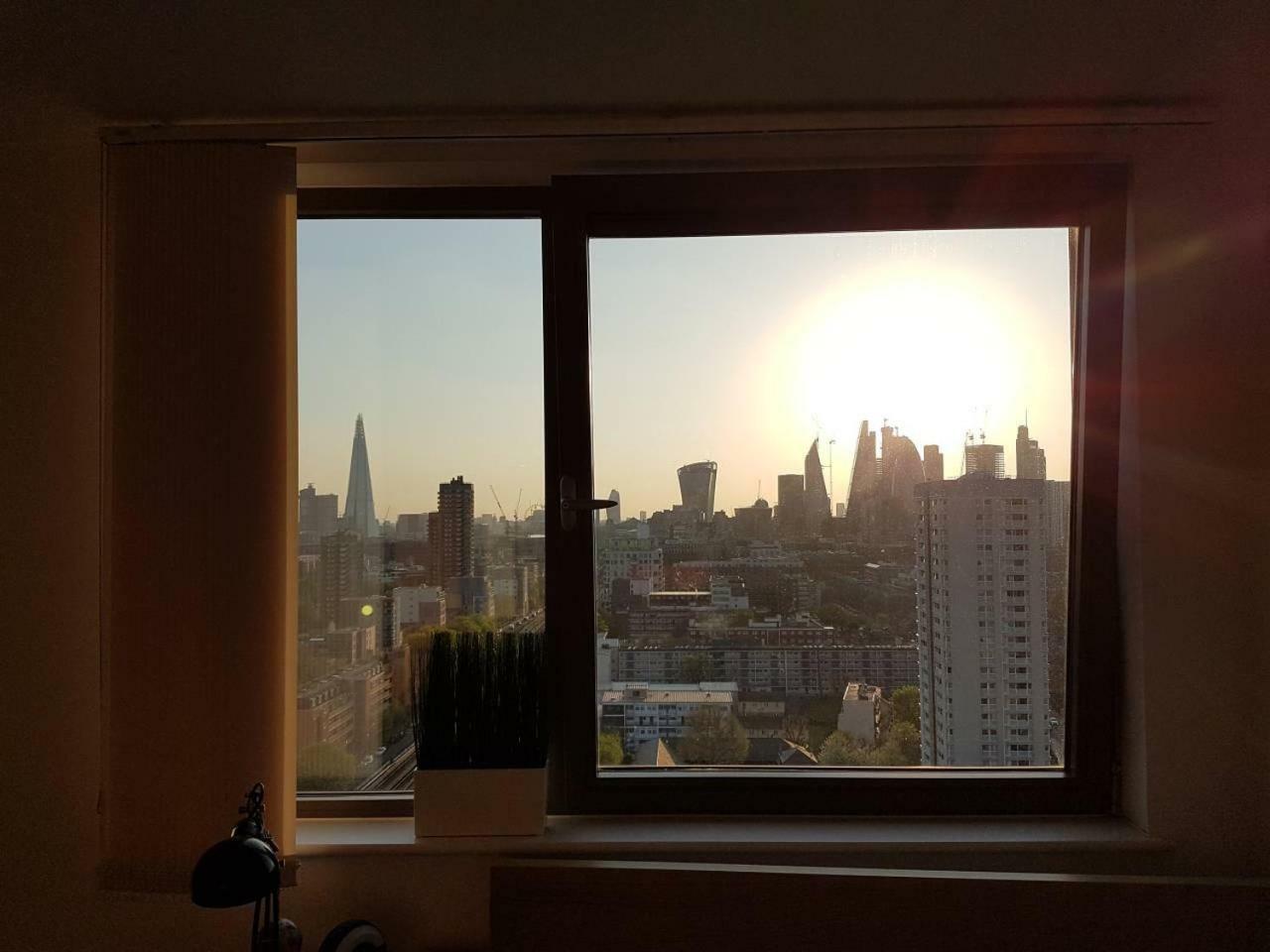 Modern 1 Bedroom Apartment In E1 With Great Views London Eksteriør billede