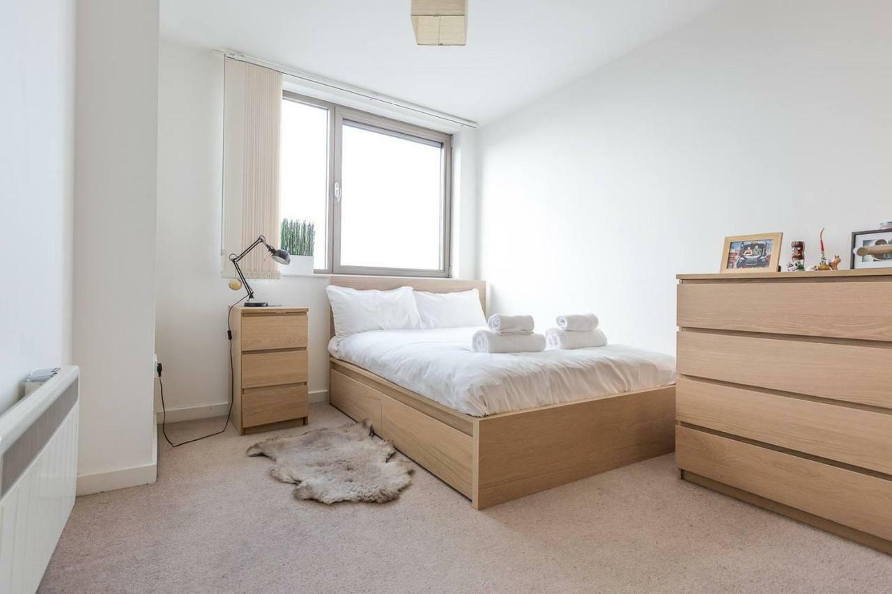 Modern 1 Bedroom Apartment In E1 With Great Views London Eksteriør billede