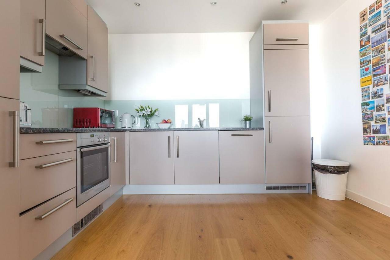 Modern 1 Bedroom Apartment In E1 With Great Views London Eksteriør billede